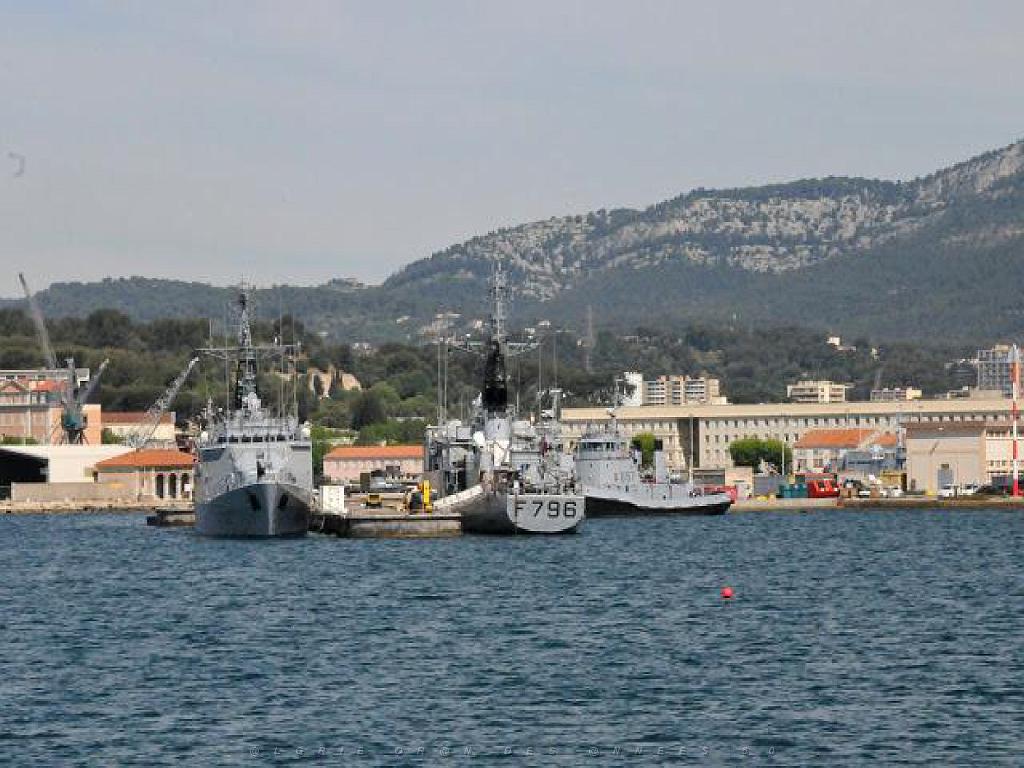 183 TOULON ET SA RADE (13).jpg